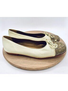 Tommy Bahama Shoes Womens 10 Beige Leather Ballet Flats Cap Quiet Luxury